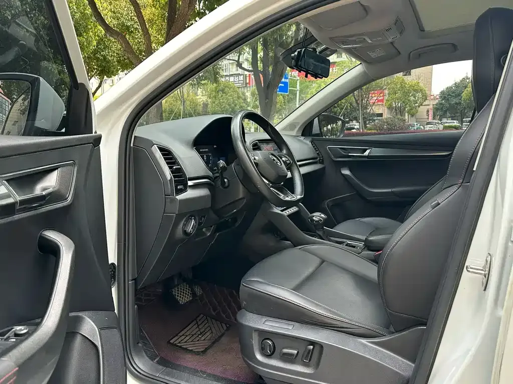 Skoda Karoq 2023 из CN, фото 10