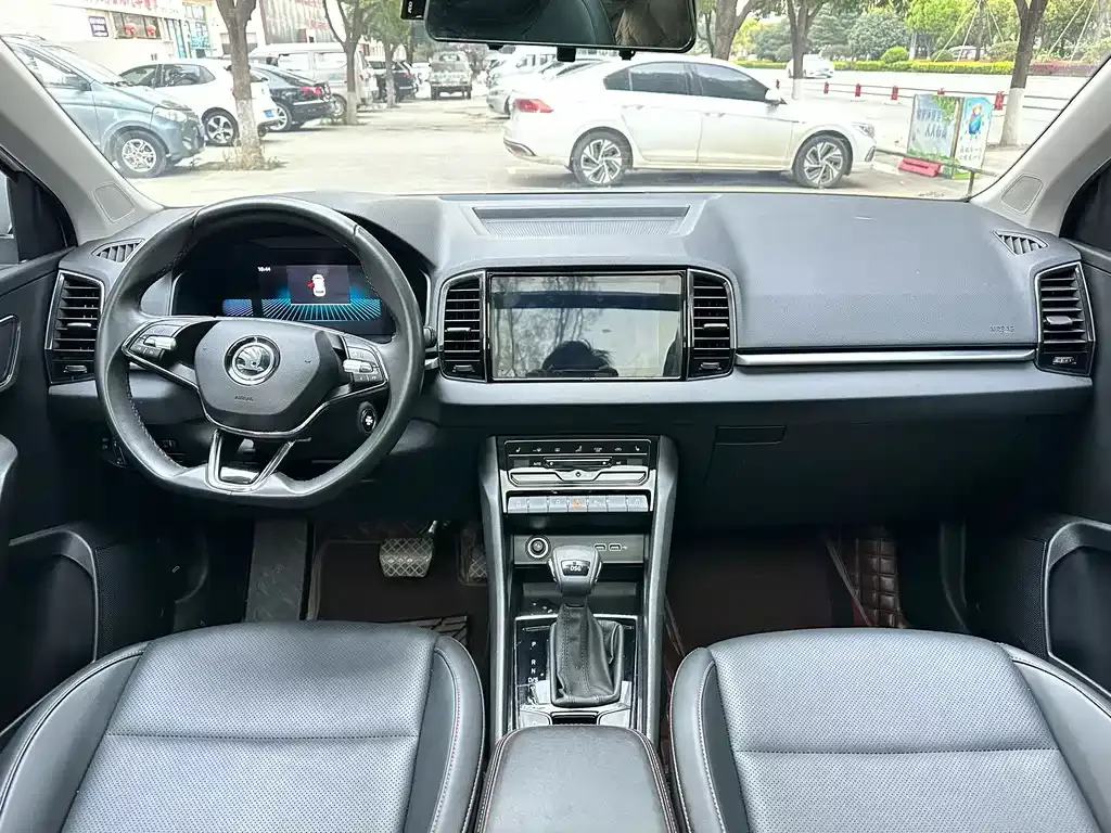 Skoda Karoq 2023 из CN, фото 3
