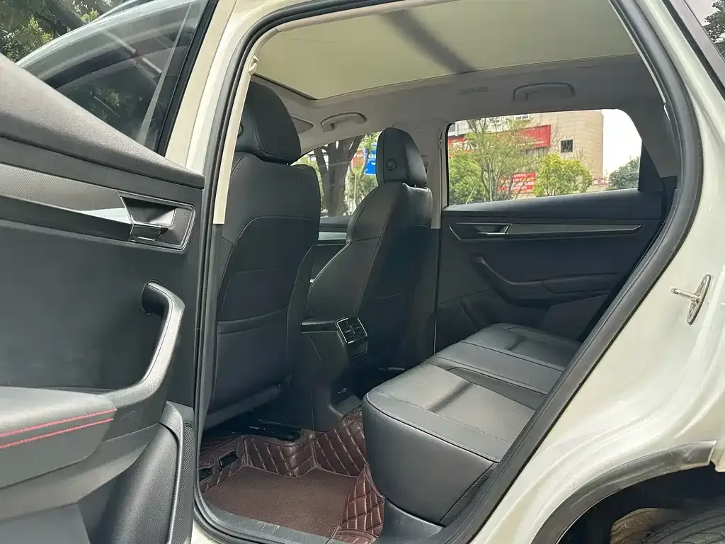 Skoda Karoq 2023 из CN, фото 6