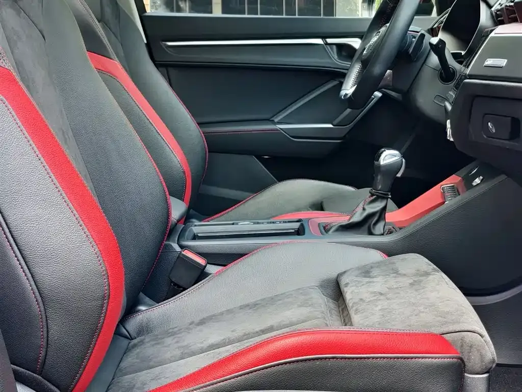 Audi Q3 2021 из CN, фото 9