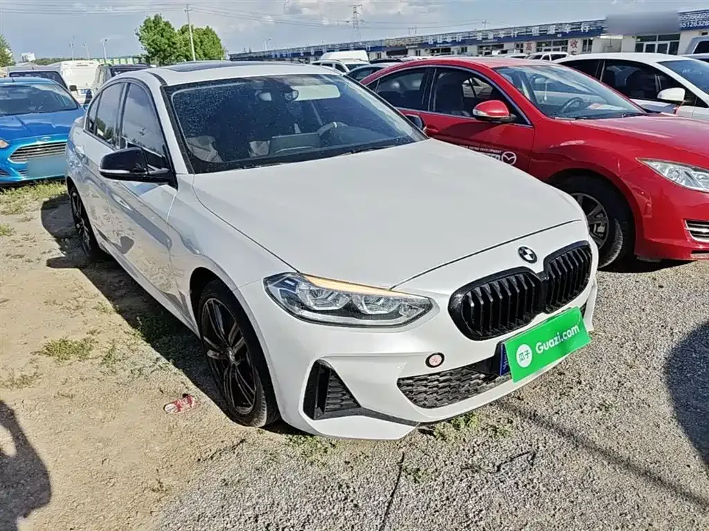 BMW 1 Series 2023 из CN, фото 9