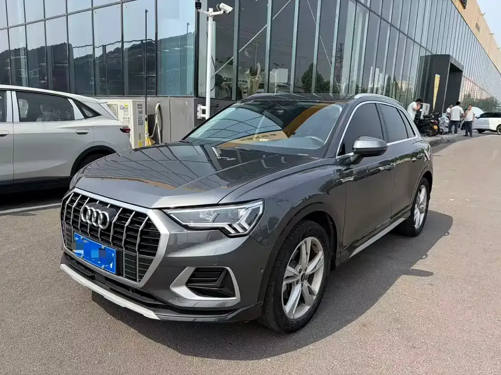 Audi Q3 — фото 1