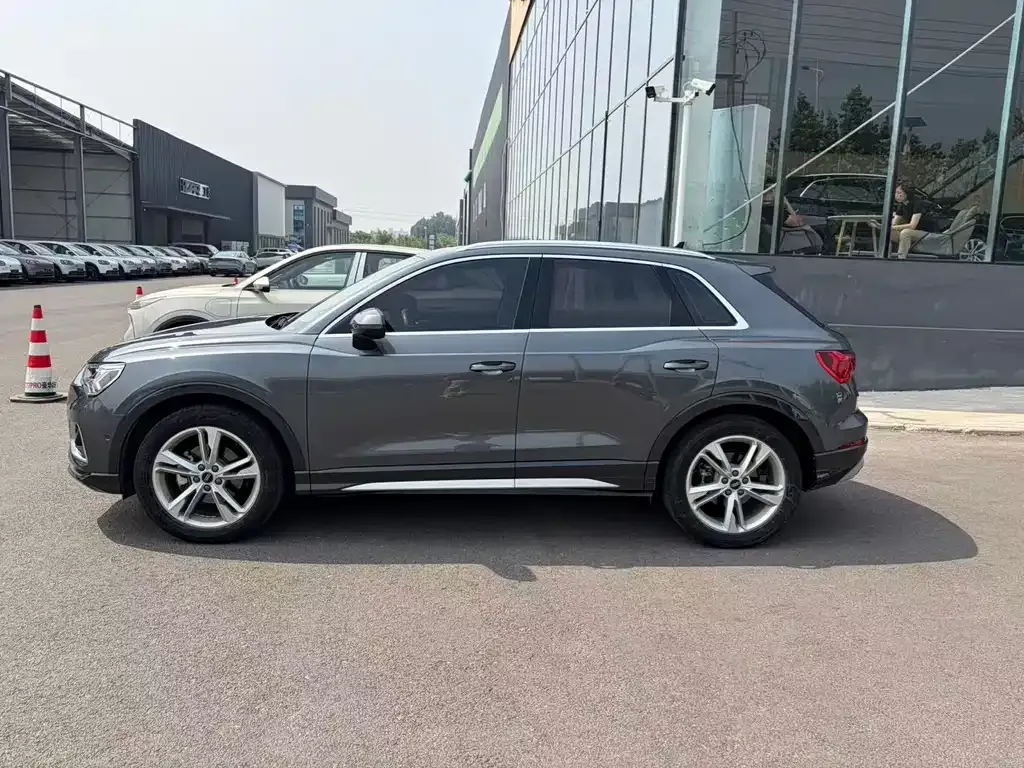 Audi Q3 — фото 8