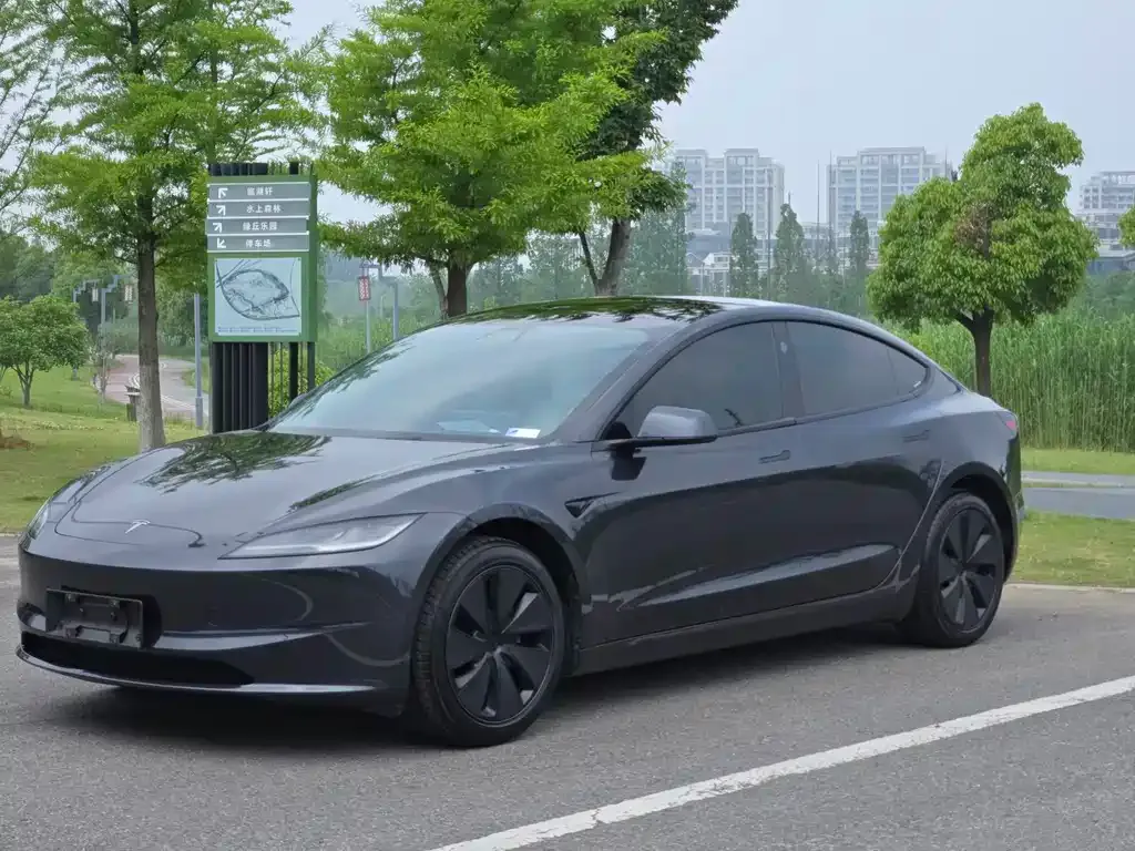 Tesla Model 3 — фото 4