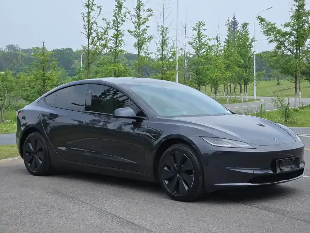 Tesla Model 3 — фото 7