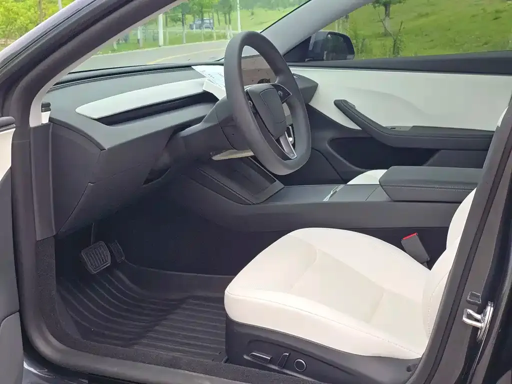 Tesla Model 3 — фото 3