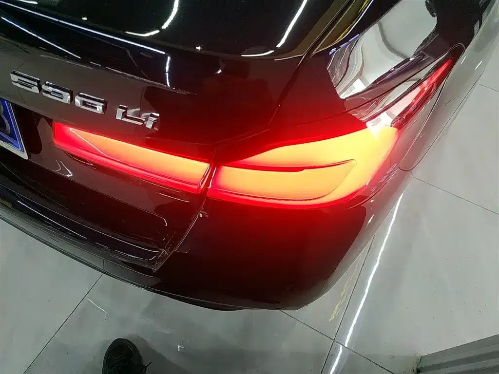 BMW 5 Series 2023 из CN, фото 8