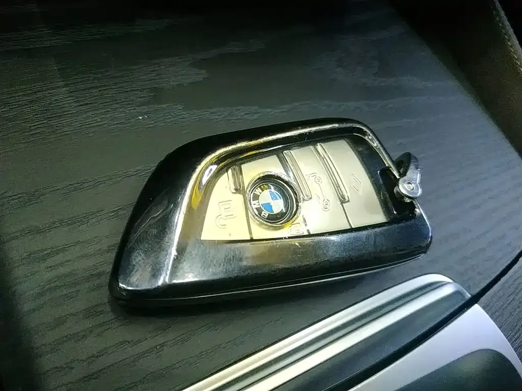 BMW 5 Series 2023 из CN, фото 9