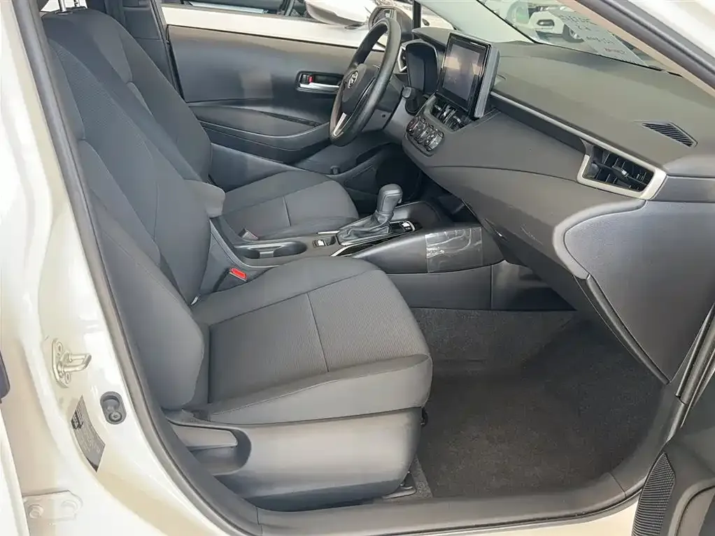 Toyota Corolla — фото 2