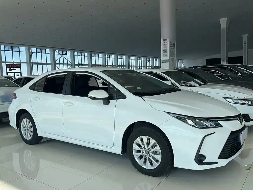 Toyota Corolla — фото 3