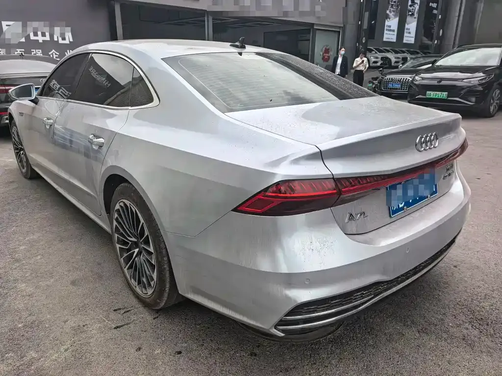 Audi A7L — фото 2