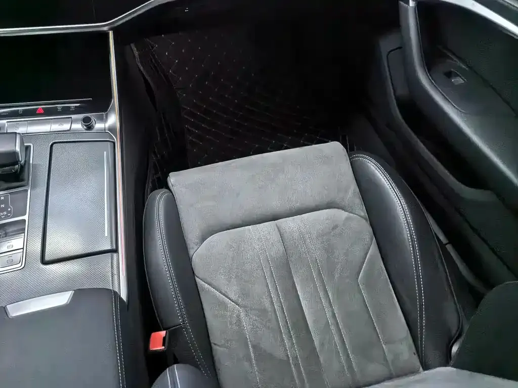 Audi A6L 2024 из CN, фото 3