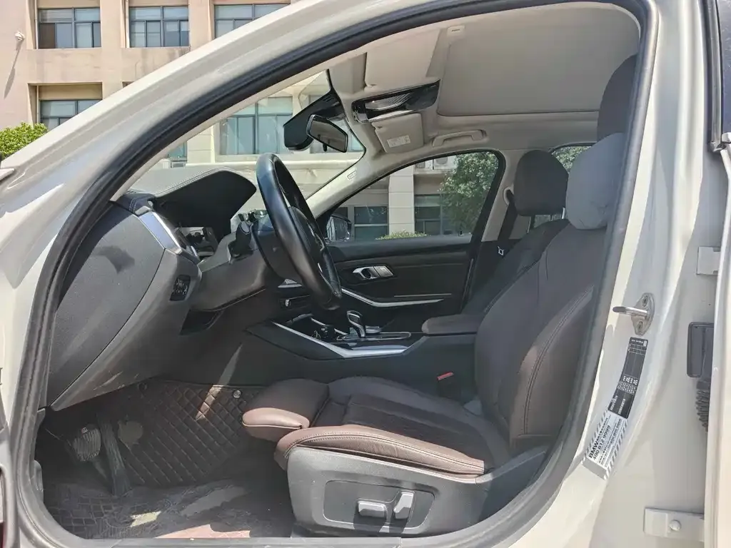 BMW 3 Series 2022 из CN, фото 5