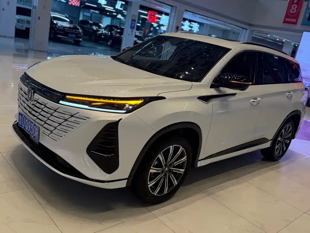 Changan CS75PLUS — фото 1