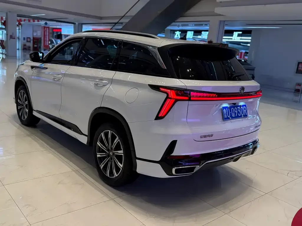 Changan CS75PLUS — фото 9