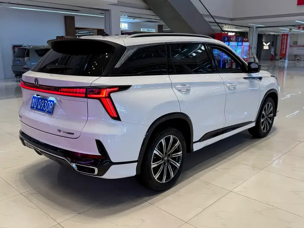 Changan CS75PLUS — фото 4