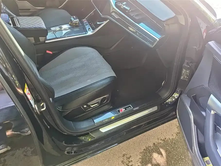 Audi A6L 2024 из CN, фото 4