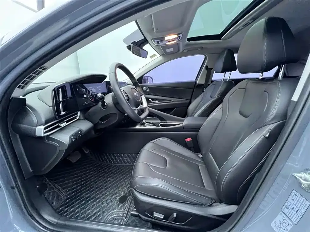 Hyundai Elantra — фото 10