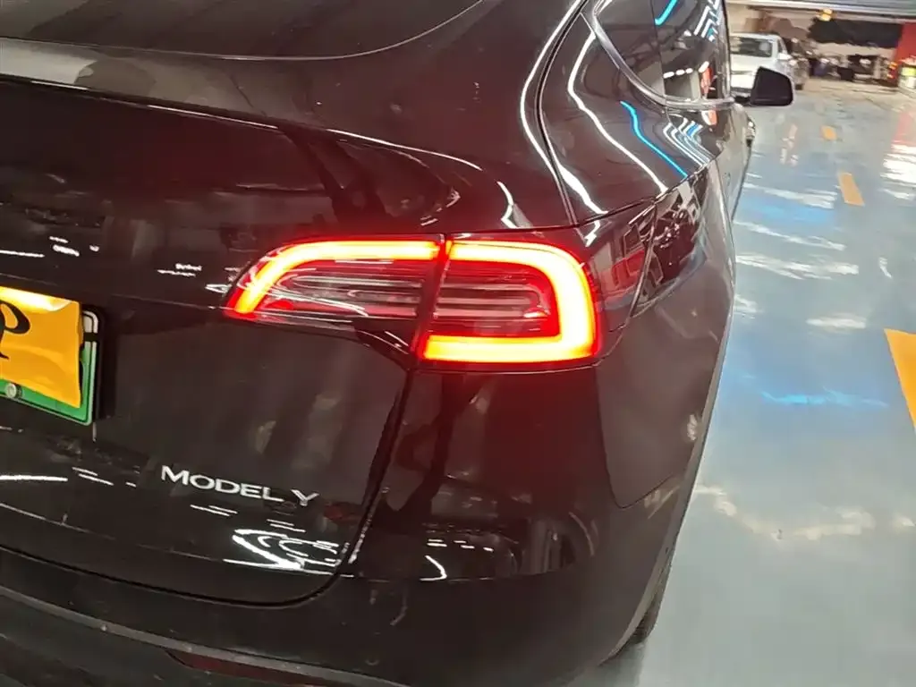 Tesla Model Y 2023 из CN, фото 5