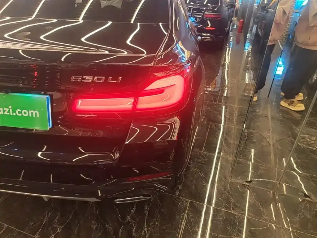 BMW 5 Series 2023 из CN, фото 3