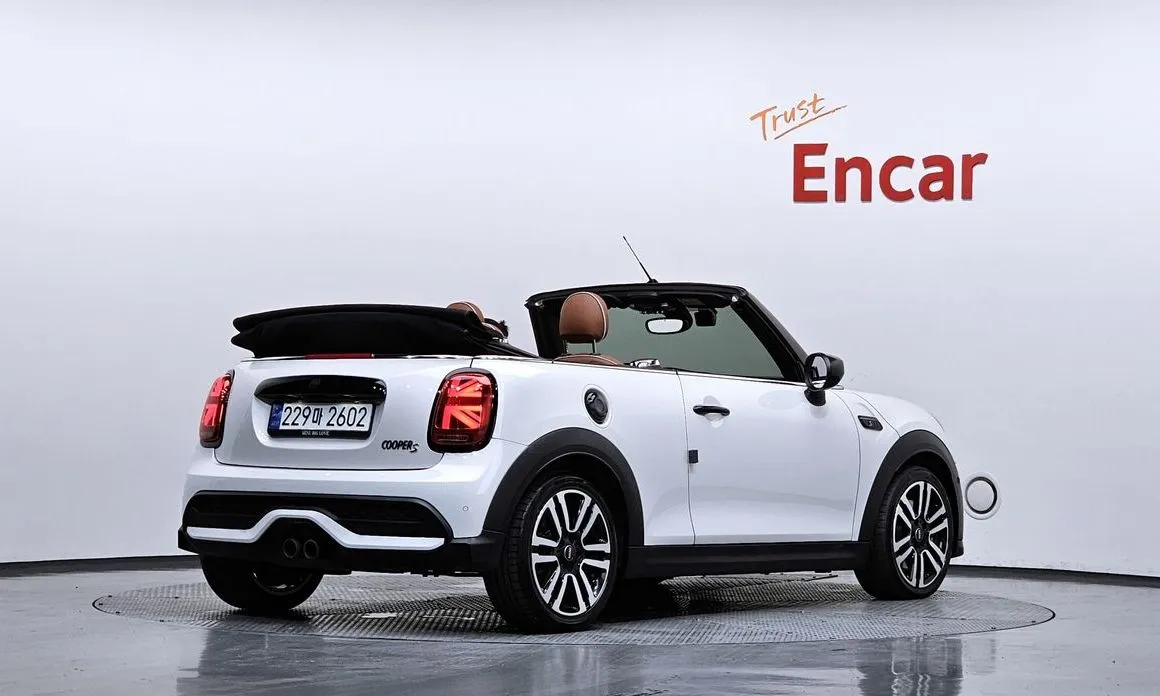 Mini Cooper Convertible — фото 6