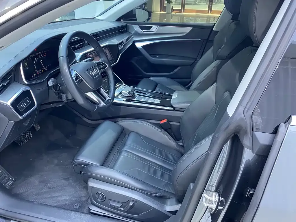 Audi A7 2023 из CN, фото 7