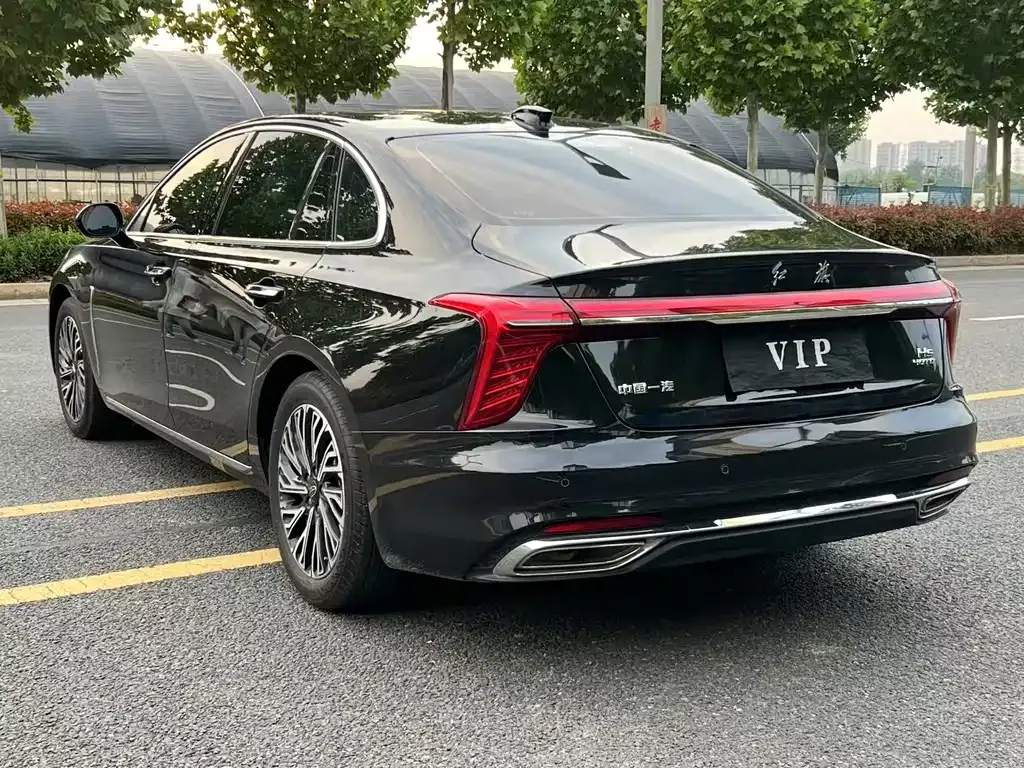 Hongqi H5 — фото 9