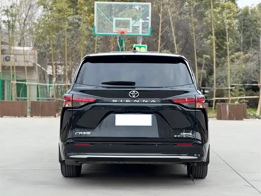 Toyota Sienna 2025 из CN, фото 3
