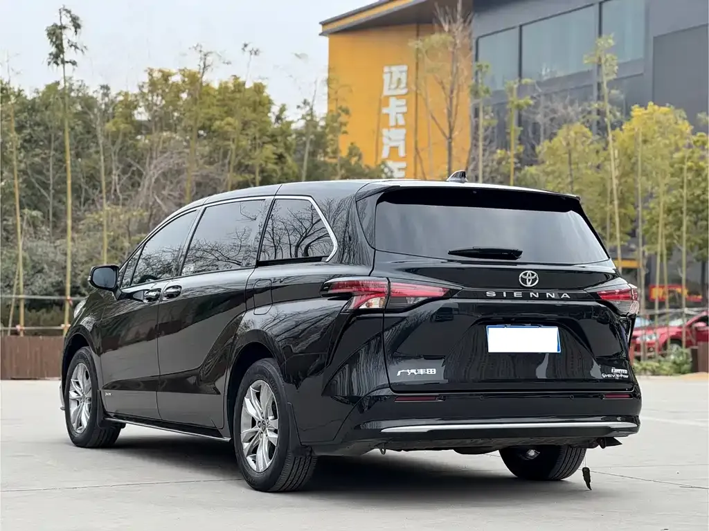 Toyota Sienna 2025 из CN, фото 2