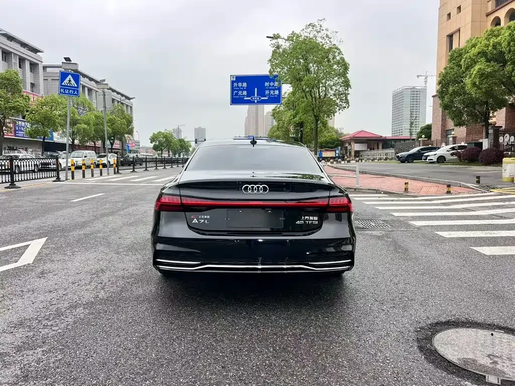 Audi A7L 2025 из CN, фото 4