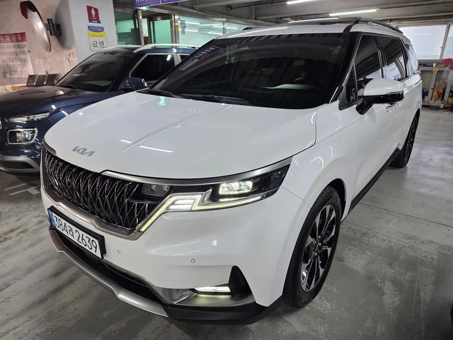 Kia Carnival — фото 1