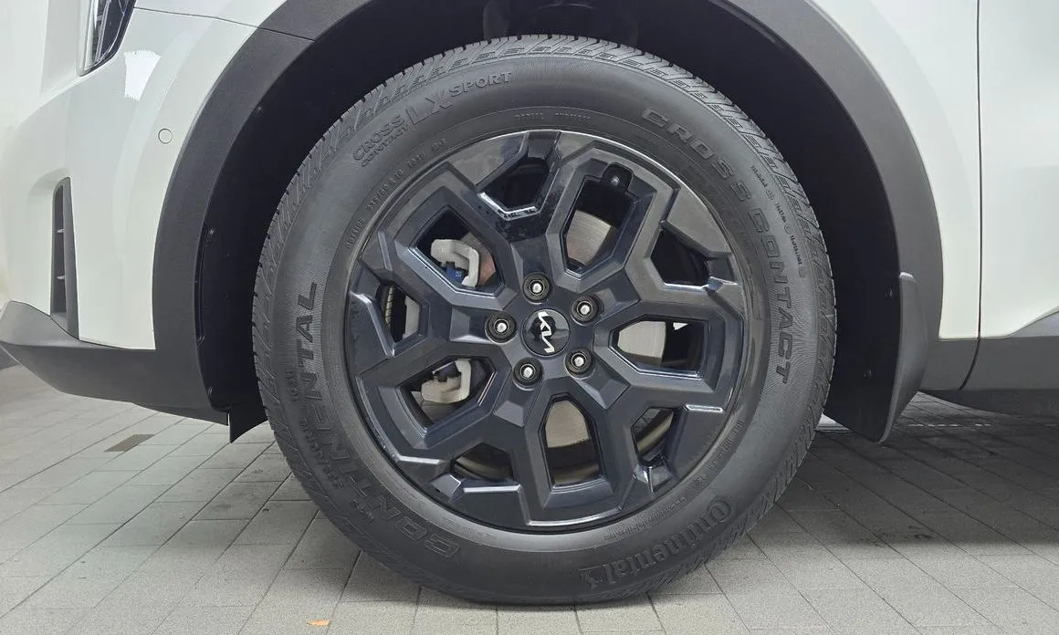 Kia Sorento — фото 8
