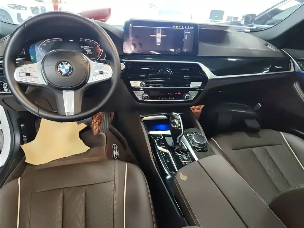 BMW 5 Series 2024 из CN, фото 5