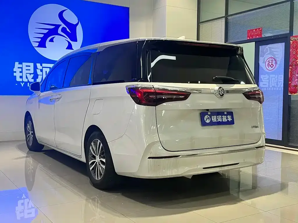 Buick GL8 2023 из CN, фото 3