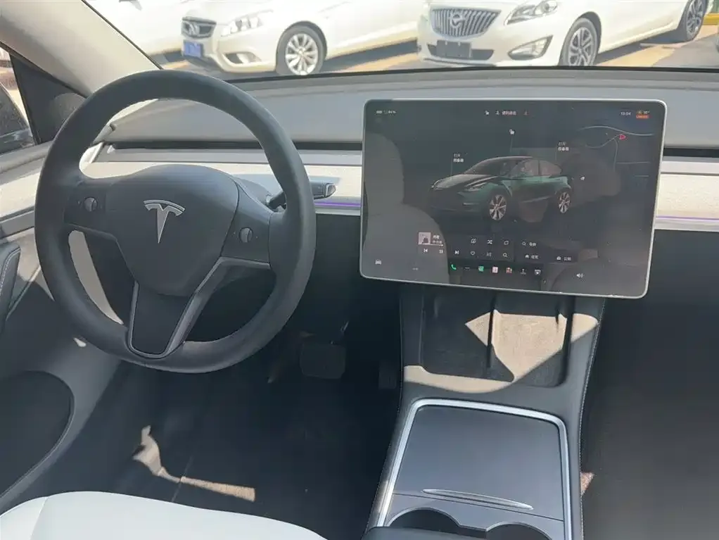 Tesla Model Y — фото 4