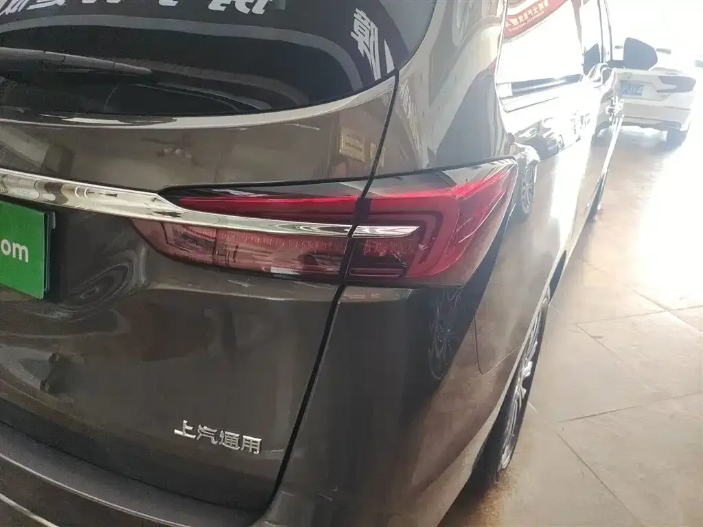 Buick GL8 2025 из CN, фото 5