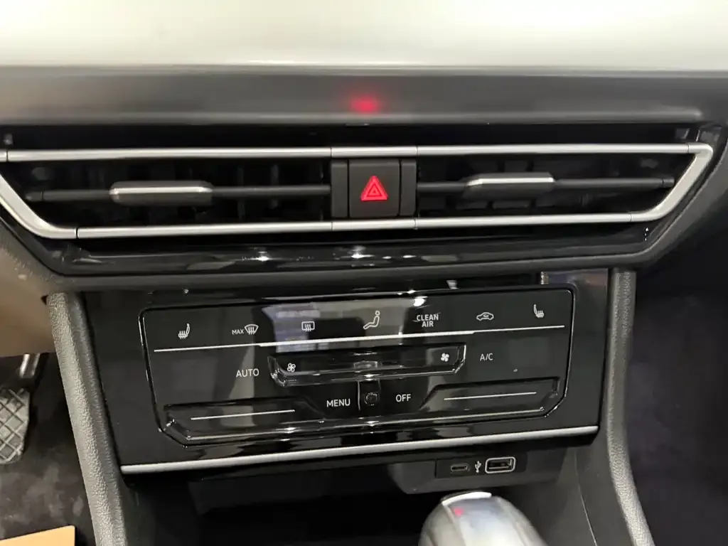 Volkswagen Lavida 2022 из CN, фото 2