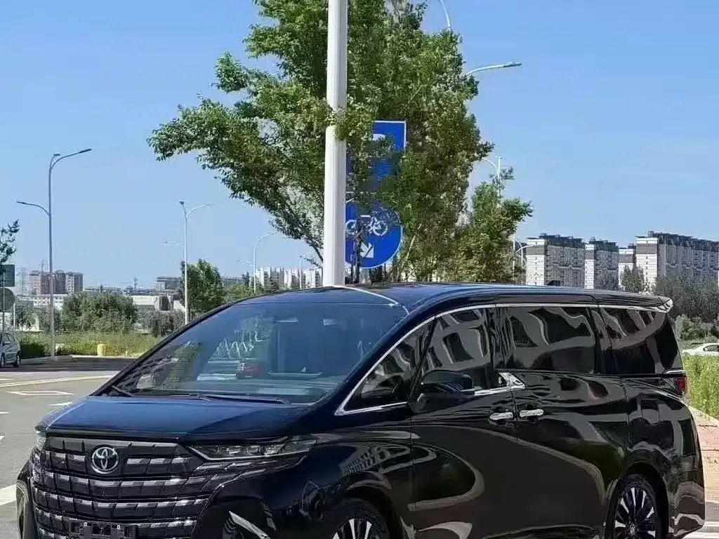 Toyota Alphard 2024 из CN, фото 1