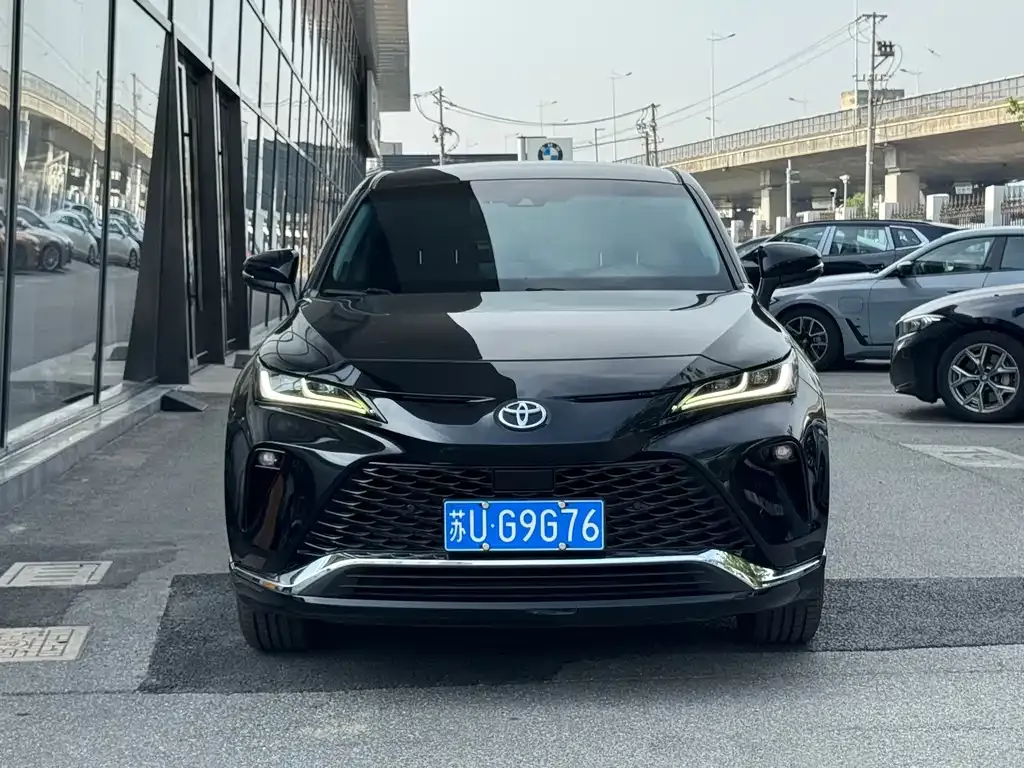 Toyota Venza 2023 из CN, фото 2