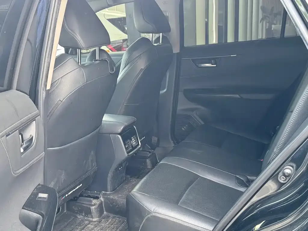 Toyota Venza 2023 из CN, фото 8