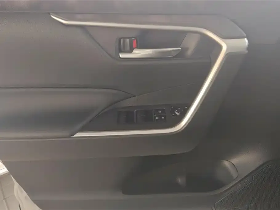 Toyota RAV4 2022 из CN, фото 3