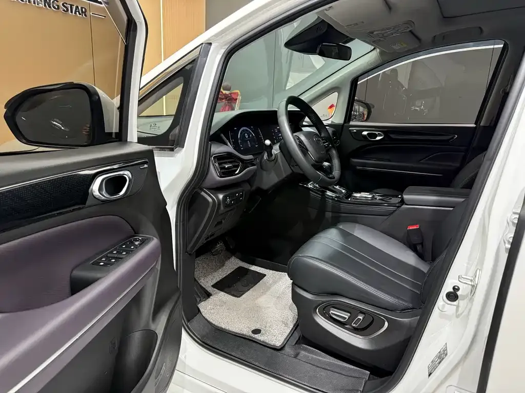 GAC Motor Trumpchi M6 — фото 2