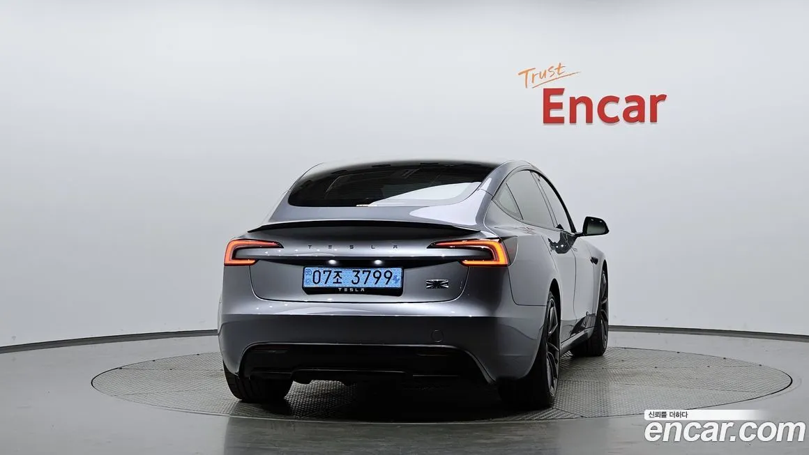 Tesla Model 3 2025 из KR, фото 3