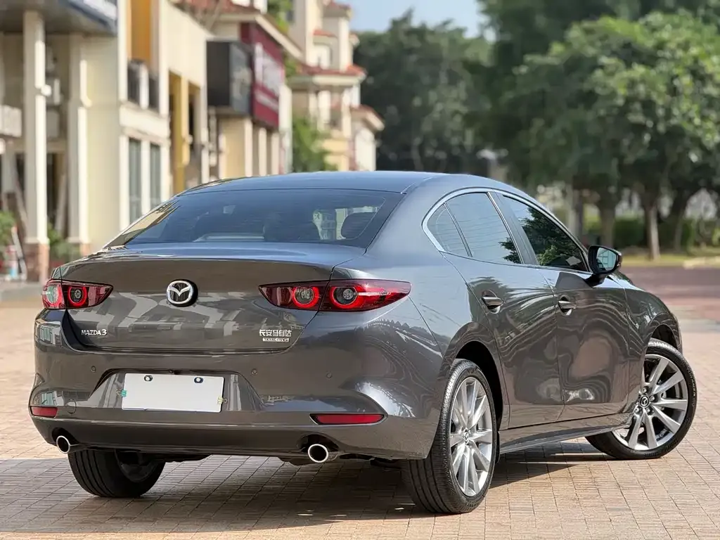 Mazda 3 Axela — фото 2