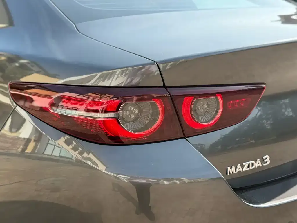 Mazda 3 Axela — фото 10