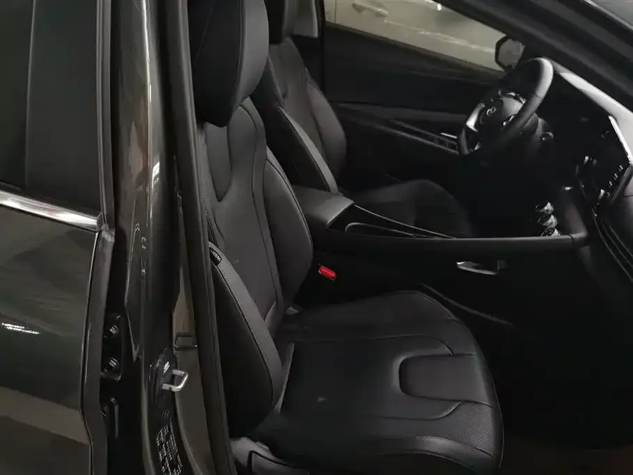 Hyundai Elantra 2024 из CN, фото 2