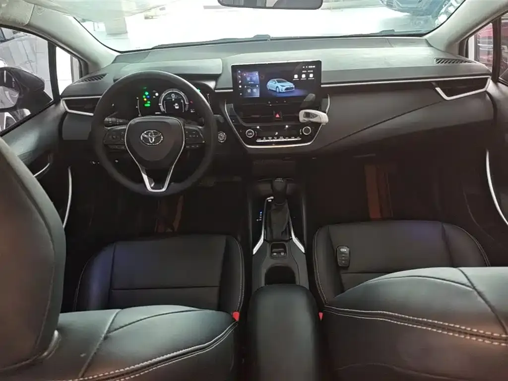 Toyota Corolla 2024 из CN, фото 2