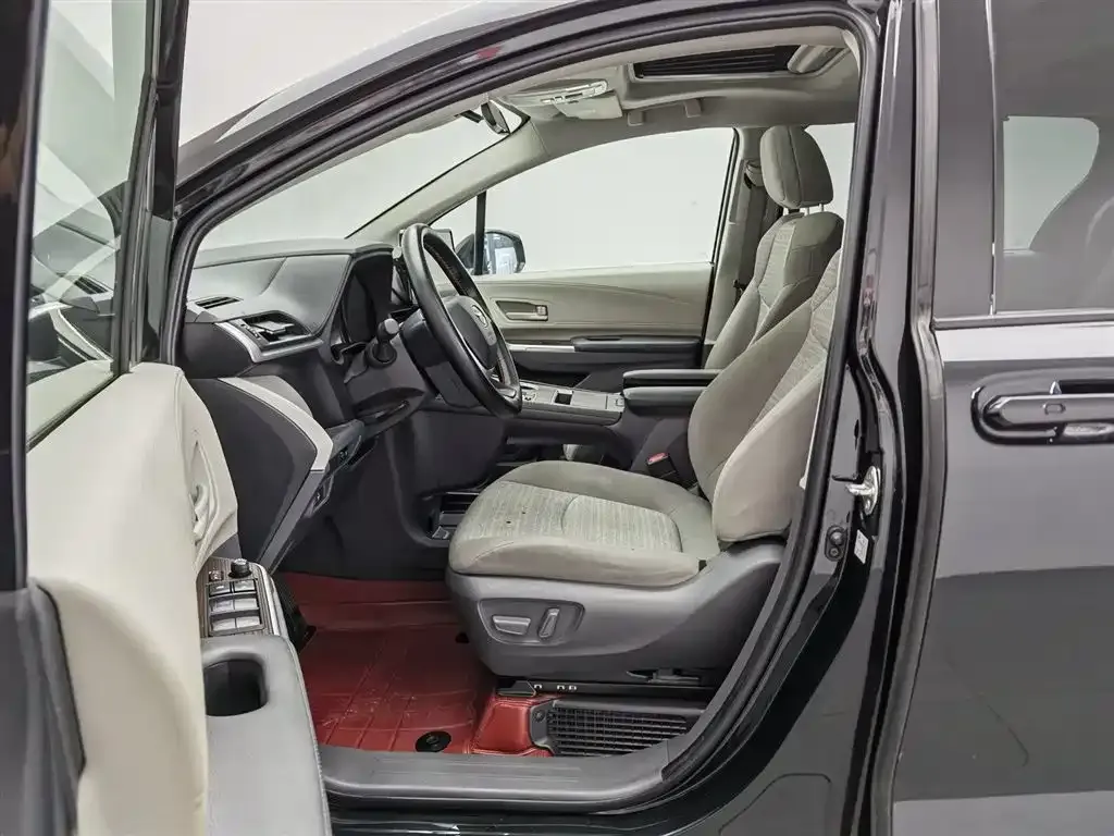Toyota Sienna 2023 из CN, фото 9