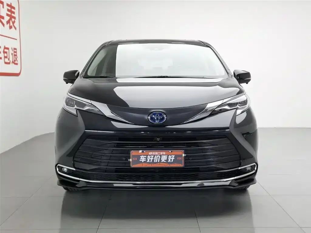 Toyota Sienna 2023 из CN, фото 2