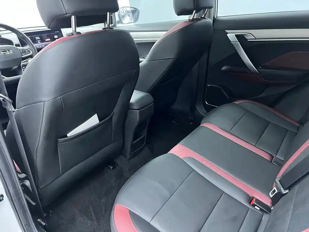 Geely Binyue 2023 из CN, фото 2